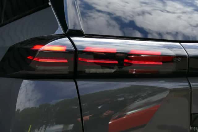 Peugeot e-2008 (2025) thumbnail 6