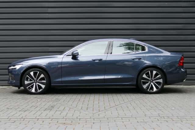 Volvo S60 (2022) thumbnail 2