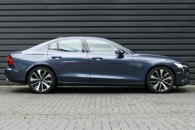Volvo S60 (2022) thumbnail 3