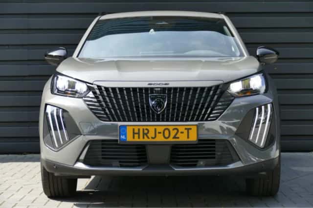 Peugeot e-2008 (2025) thumbnail 4