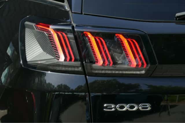 Peugeot 3008 (2021) thumbnail 6