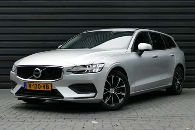 Volvo V60 (2022) thumbnail 1