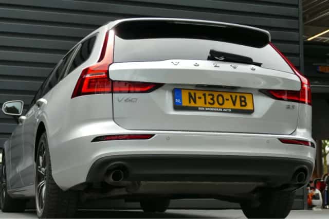 Volvo V60 (2022) thumbnail 6