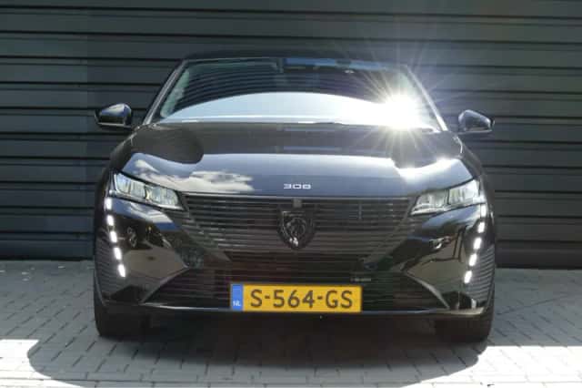 Peugeot 308 (2023) thumbnail 4