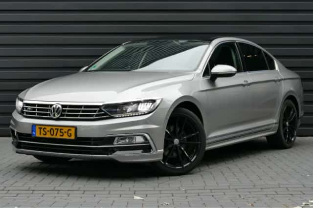 Volkswagen Passat (2017) thumbnail 1