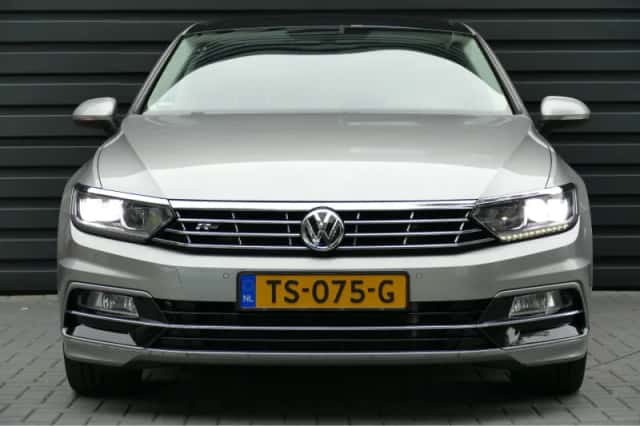 Volkswagen Passat (2017) thumbnail 4