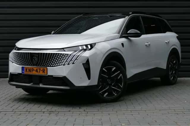 Peugeot 5008 (2026) thumbnail 1