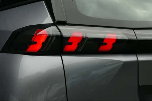 Peugeot e-2008 (2021) thumbnail 6