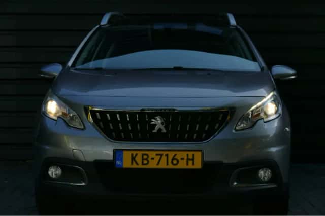 Peugeot 2008 (2016) thumbnail 4