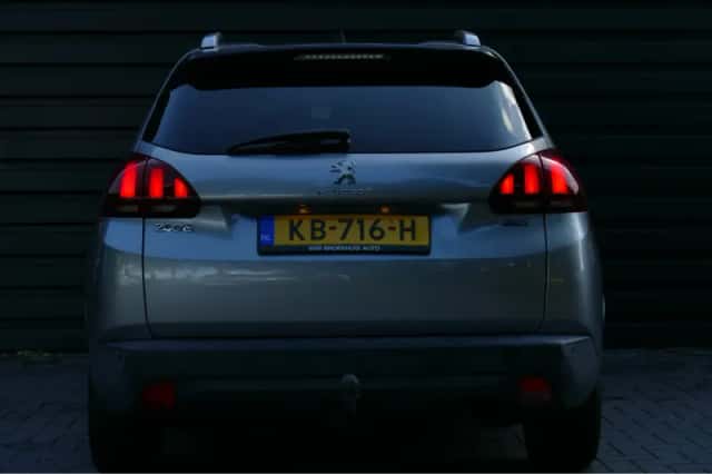 Peugeot 2008 (2016) thumbnail 5