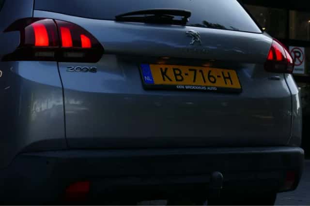 Peugeot 2008 (2016) thumbnail 6