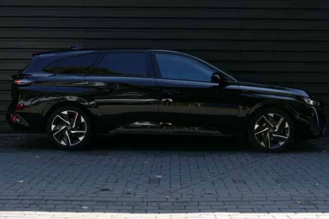 Peugeot 308 (2022) thumbnail 3