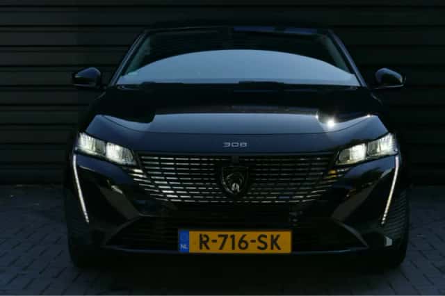 Peugeot 308 (2022) thumbnail 4
