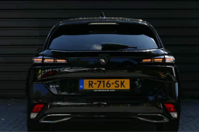 Peugeot 308 (2022) thumbnail 5