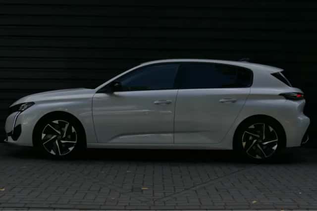 Peugeot 308 (2022) thumbnail 2