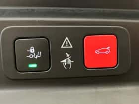 Peugeot 5008 (2023) thumbnail 16