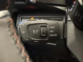 Peugeot 5008 (2023) thumbnail 17