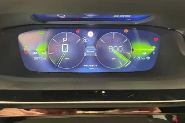 Peugeot 408 (2024) thumbnail 3