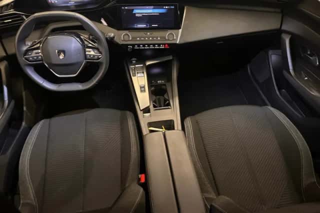 Peugeot 308 (2022) thumbnail 4