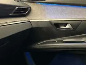 Peugeot 5008 (2024) thumbnail 2
