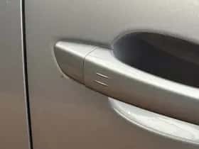 Peugeot 5008 (2024) thumbnail 9