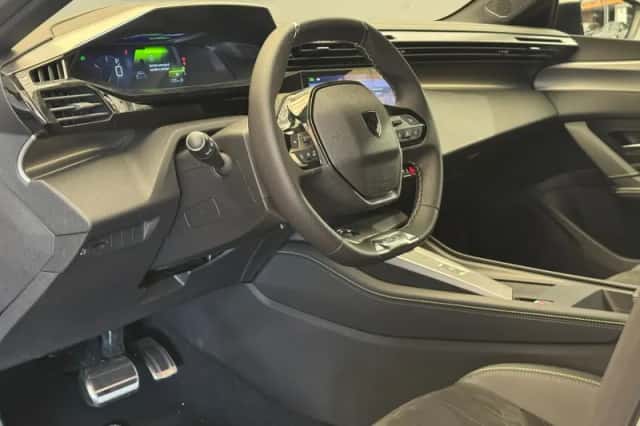 Peugeot 408 (2025) thumbnail 3