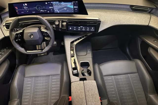 Peugeot 5008 (2025) thumbnail 3