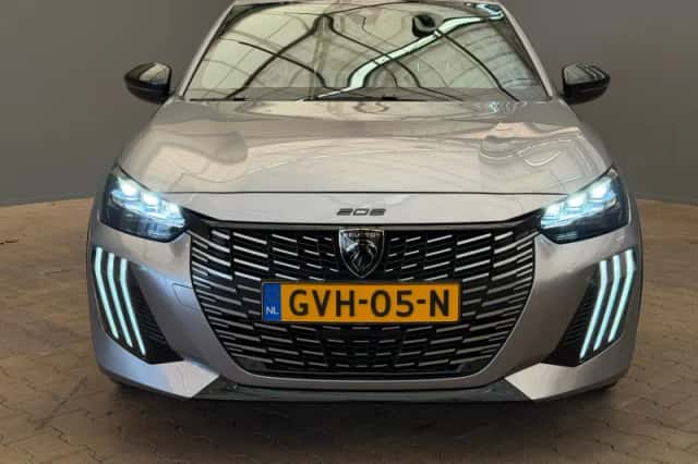 Peugeot 208 (2024) thumbnail 5