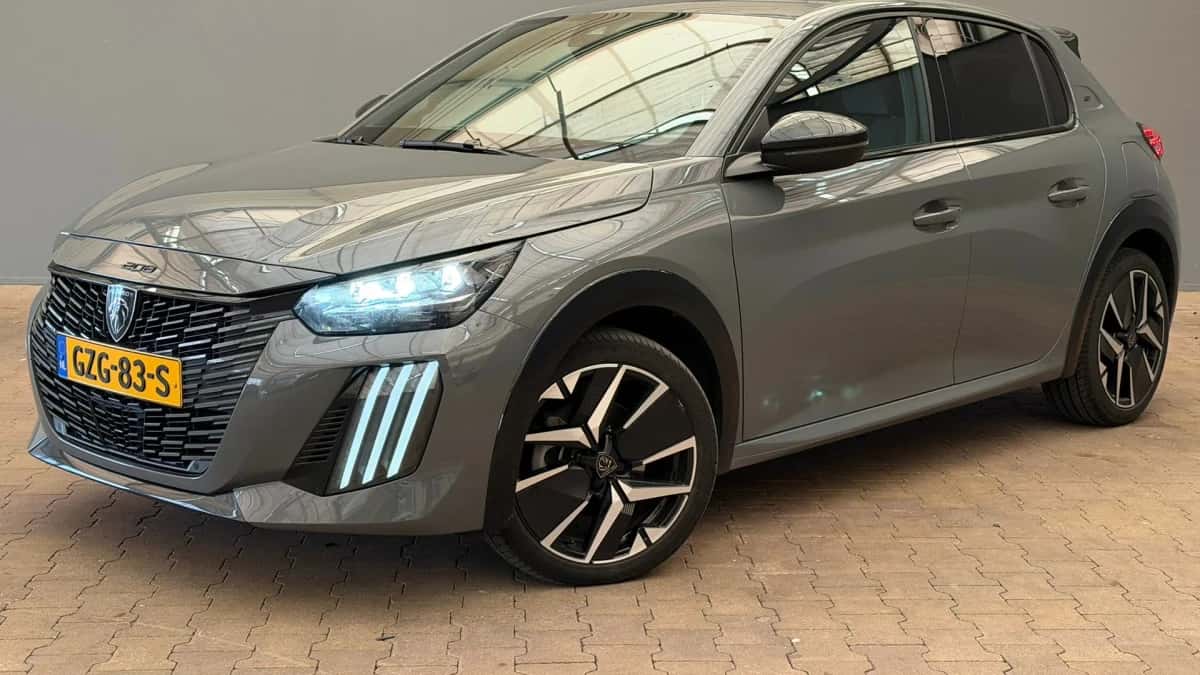 Peugeot 208 (2025) — foto 1