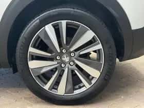 Peugeot 3008 (2019) thumbnail 11