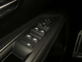 Peugeot 3008 (2019) thumbnail 17
