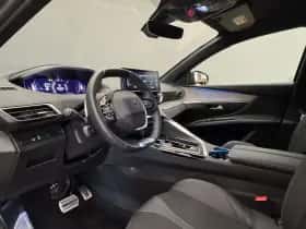 Peugeot 5008 (2023) thumbnail 2
