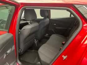 Peugeot 2008 (2021) thumbnail 19