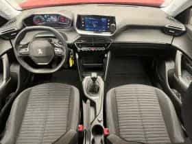 Peugeot 2008 (2021) thumbnail 3