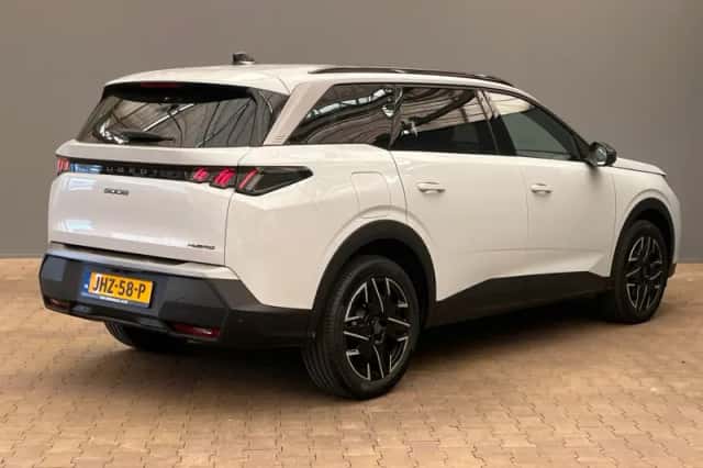 Peugeot 5008 (2025) thumbnail 2