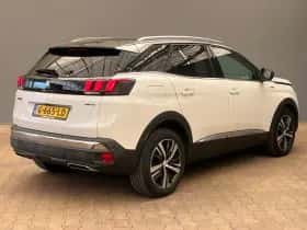 Peugeot 3008 (2019) thumbnail 2