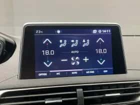 Peugeot 3008 (2019) thumbnail 18