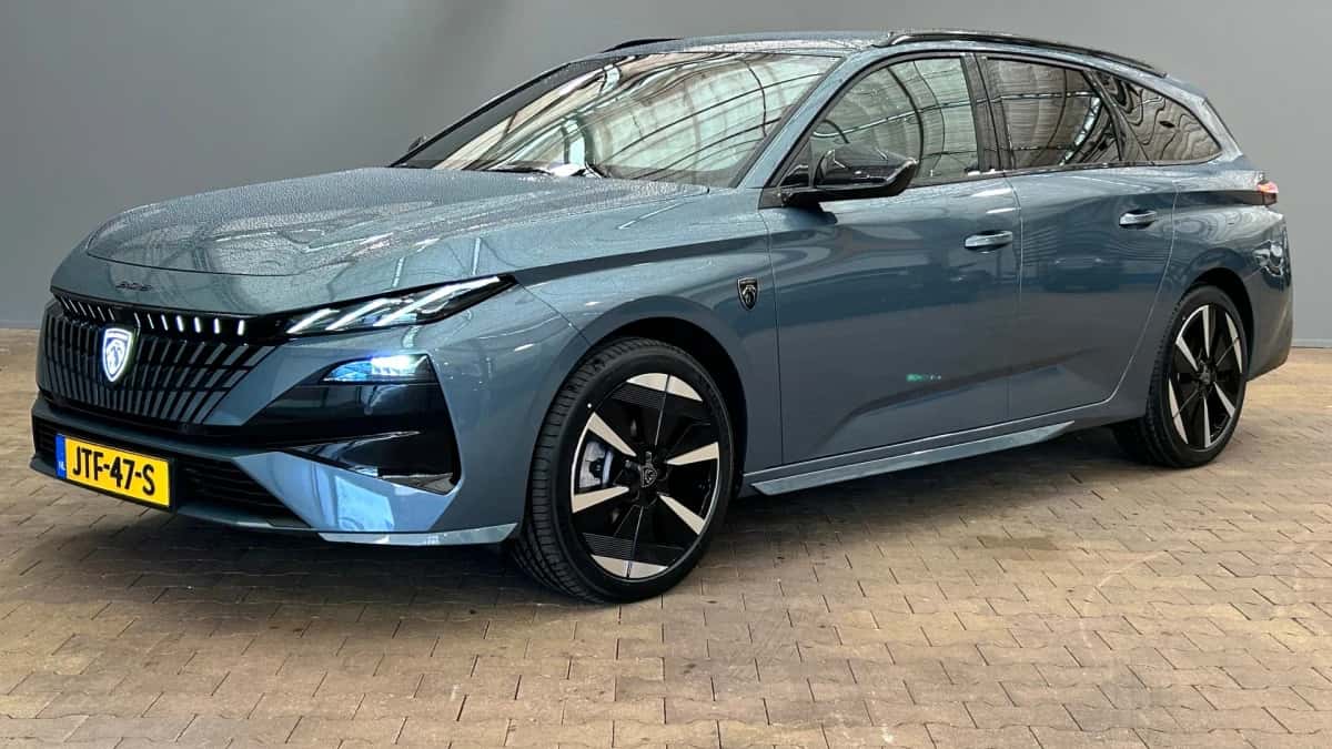 Peugeot e-308 (2025) — foto 1