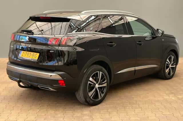Peugeot 3008 (2021) thumbnail 2