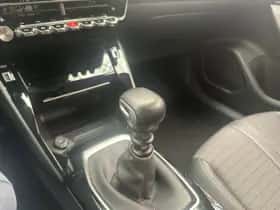 Peugeot 2008 (2022) thumbnail 18