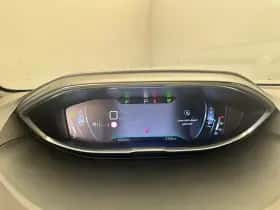 Peugeot 3008 (2019) thumbnail 3