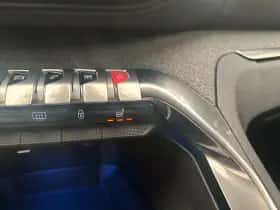 Peugeot 3008 (2019) thumbnail 23
