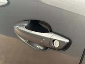 Peugeot 3008 (2019) thumbnail 34
