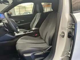 Peugeot 2008 (2024) thumbnail 11