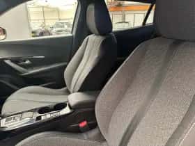 Peugeot 2008 (2024) thumbnail 26