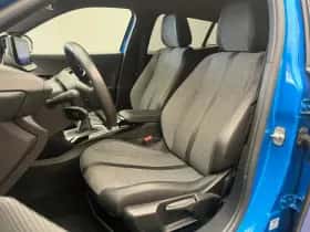 Peugeot 2008 (2024) thumbnail 8
