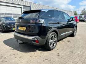 Peugeot 3008 (2022) thumbnail 2