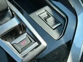 Peugeot 3008 (2022) thumbnail 18
