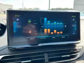 Peugeot 3008 (2022) thumbnail 20