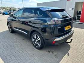 Peugeot 3008 (2022) thumbnail 4